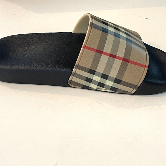 Burberry Woman's Furley Rubber Slide Sandal Shoes, Multiple Sizes - Picture 4 of 10